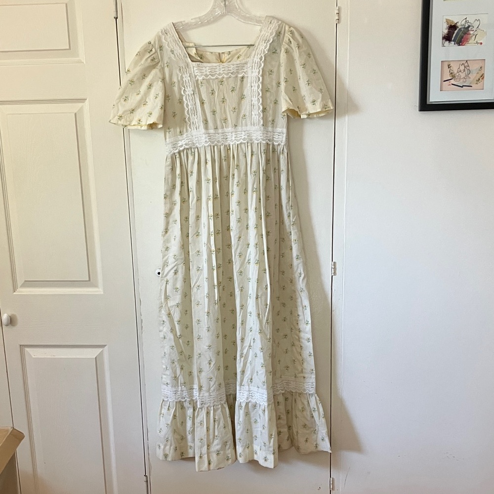 Vintage Handmade Cottagecore Dress.